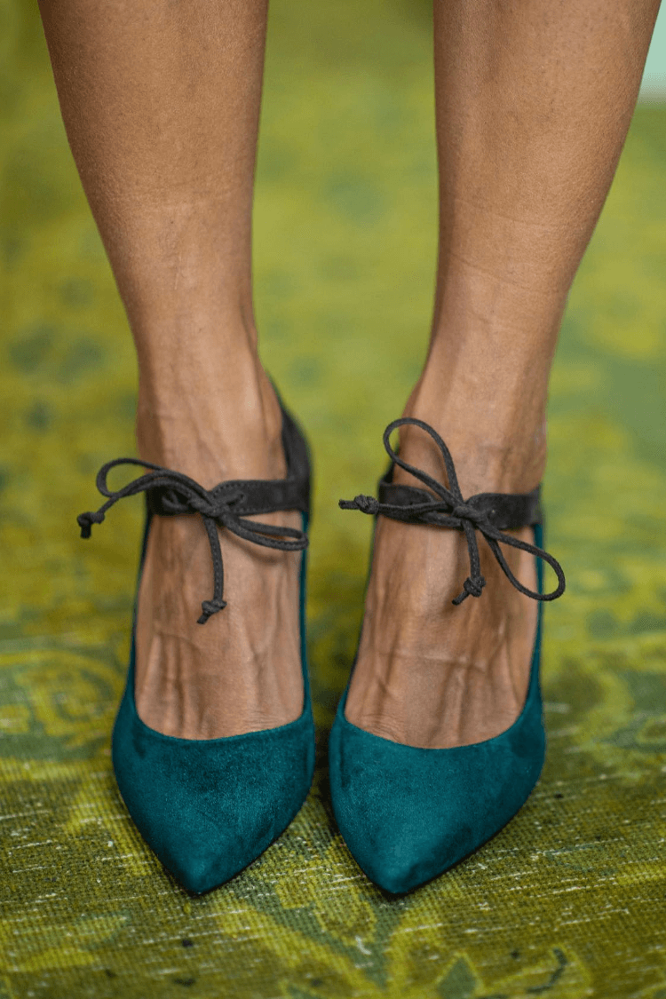 LUCREZIA | ANKLE TIE COURT SHOE