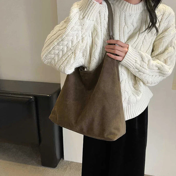 freja™ – Elegant, soft suede-style shoulder bag
