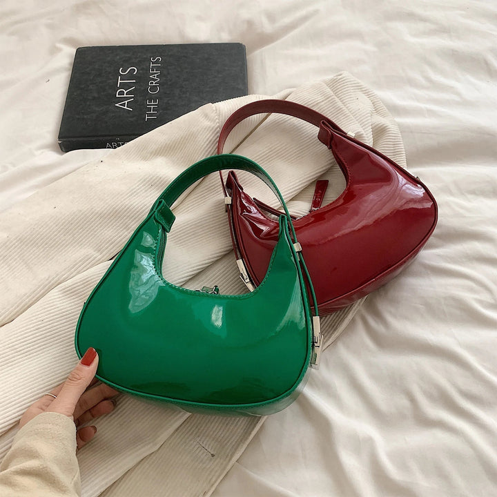 Vintage crescent-shaped bag Bella™
