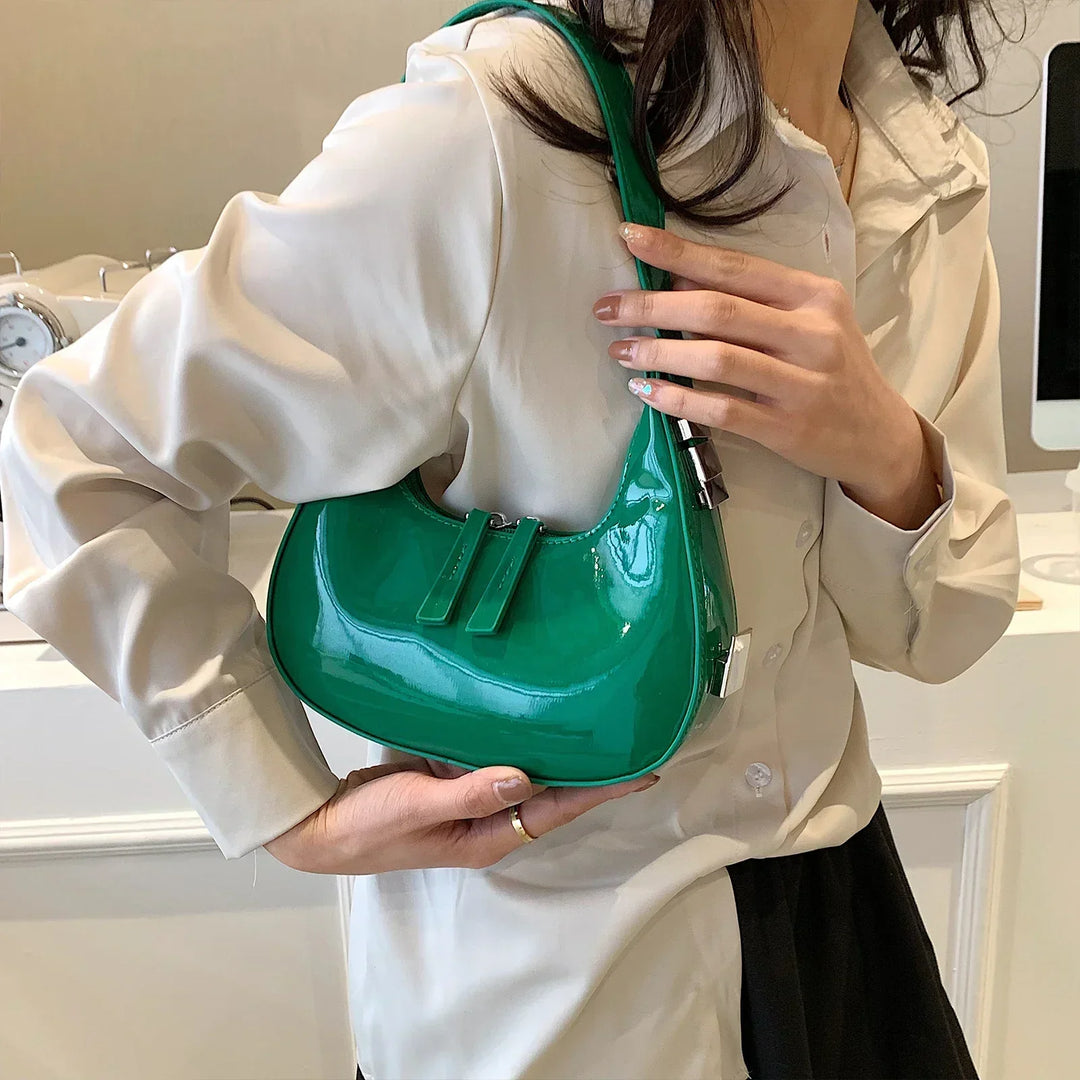 Vintage crescent-shaped bag Bella™