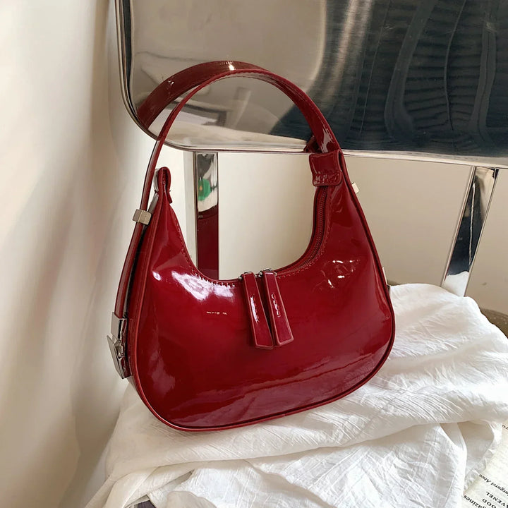 Vintage crescent-shaped bag Bella™