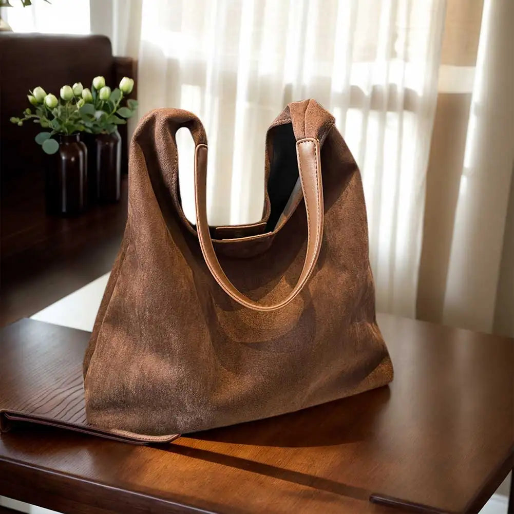 freja™ – Elegant, soft suede-style shoulder bag
