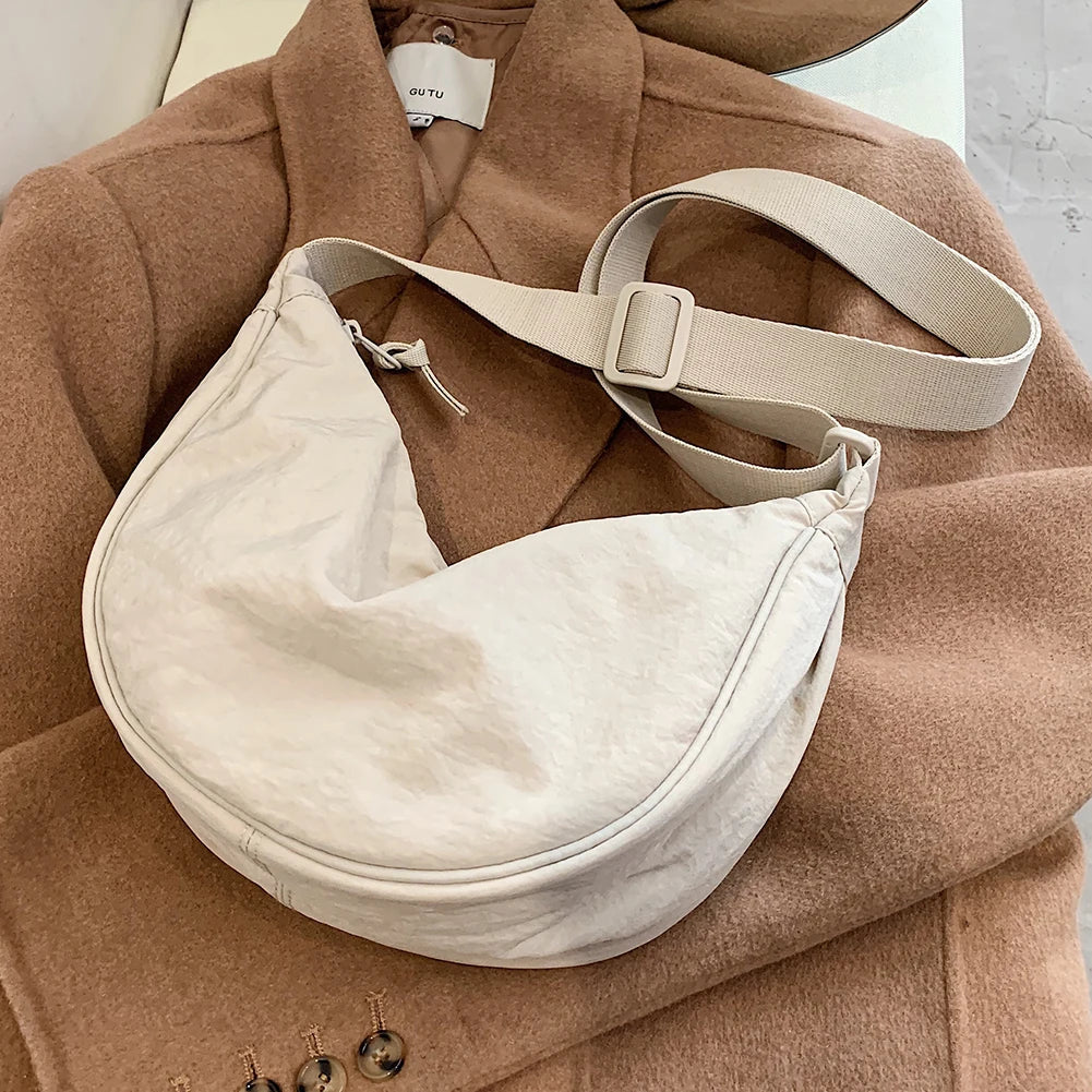 Loose hobo bag with a leather look