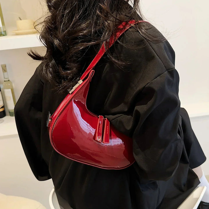 Vintage crescent-shaped bag Bella™