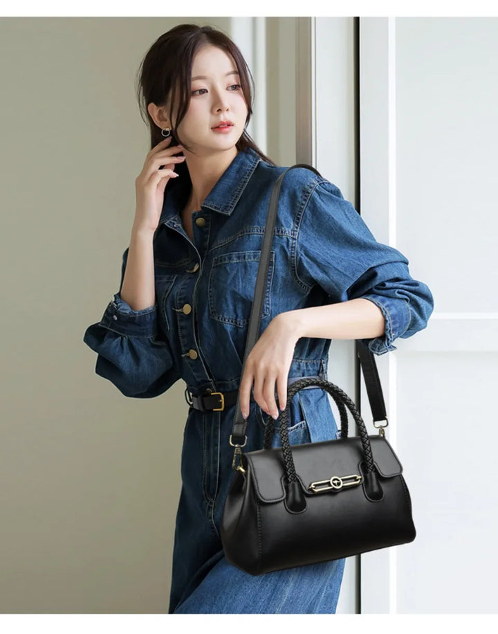 ronja™ – Classic Bag with Woven Handle and Gold Accents