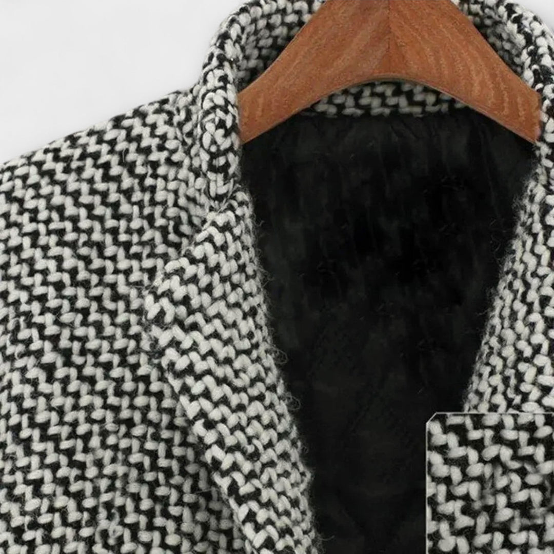 Annette – Timeless Heritage Houndstooth Coat